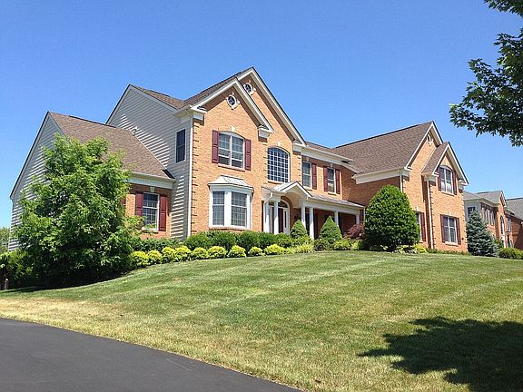 3rd image of 6010 Empire Lakes Ct
