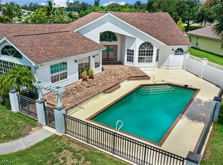 300 Cleveland Ave, Lehigh Acres, FL 33936