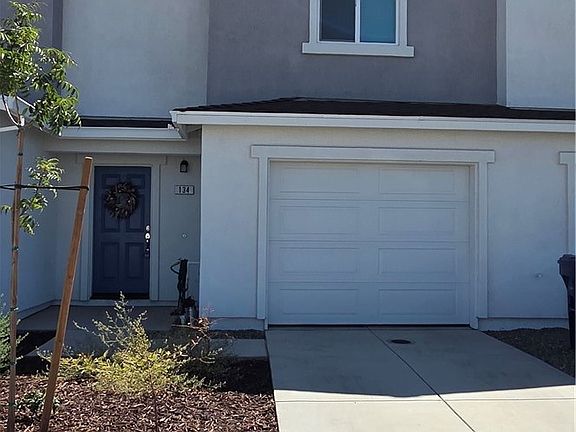 2nd image of 134 Wonderland Trail Ln
