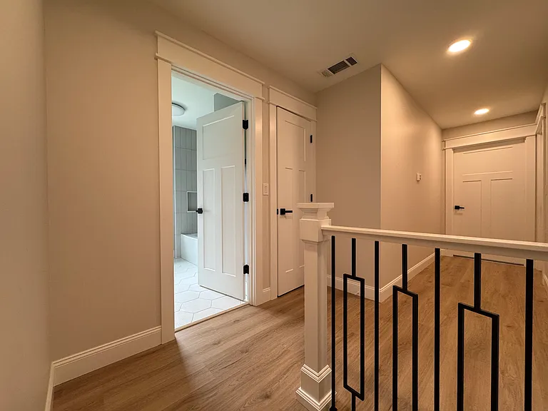 6425 Liberty Rd N — Photo 17