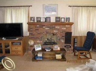 6679 Robinridge St, Brighton, MI