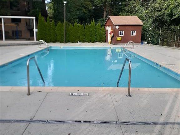 2nd image of 370 Central Park Ave APT 2J