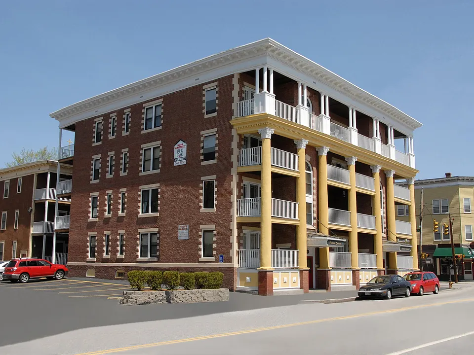 610 Union St #104