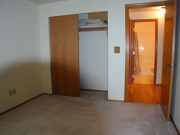 5th image of 15718 Topaz Dr SE