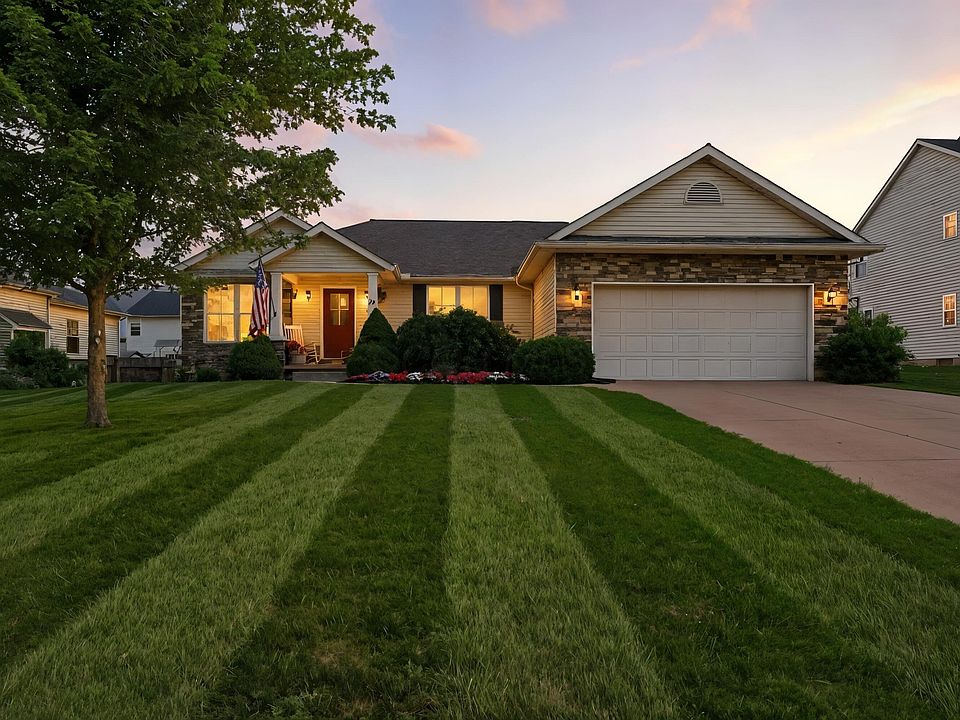 1st image of 18 Wildflower Dr