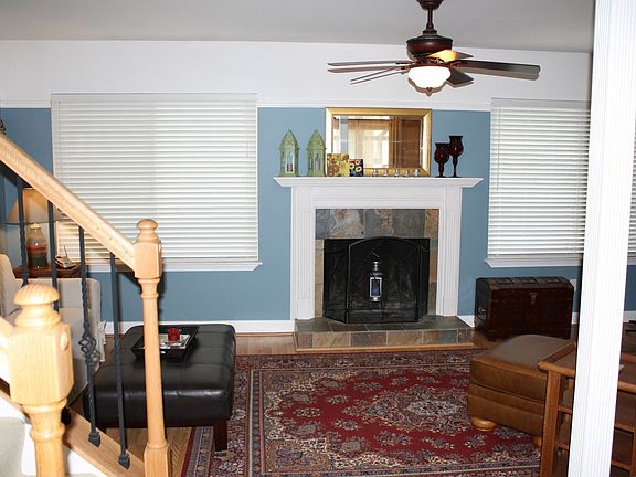 Living Room/Fireplace