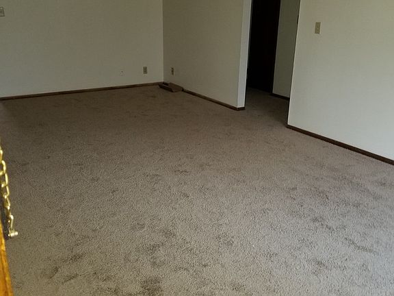 2nd image of 619-625 Imperial Ct #619-4