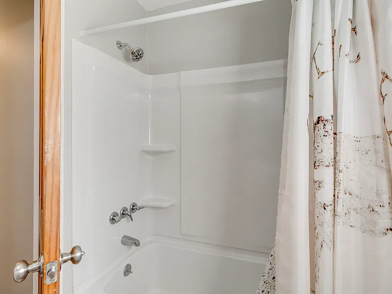 7712 Burdell Dr — Photo 20