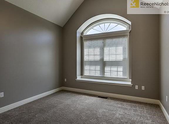 5th image of 3824 NE 94th Ter