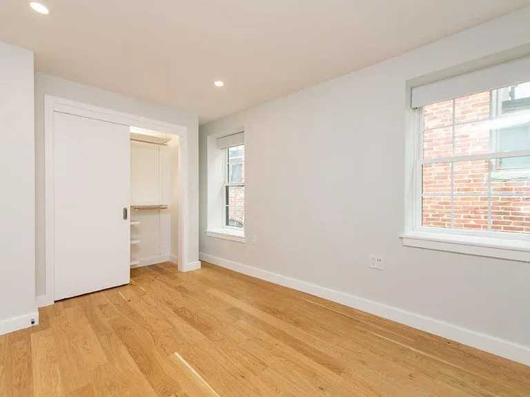 22 Fleet St — Photo 6