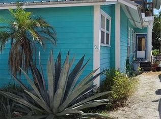103 8th St S, Bradenton Beach, FL 34217