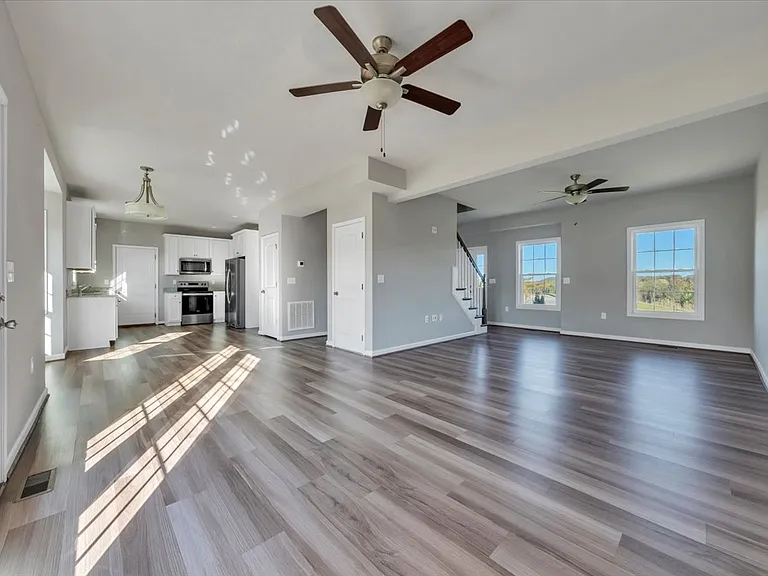 175 Bishops Gate Rd NW — Photo 4