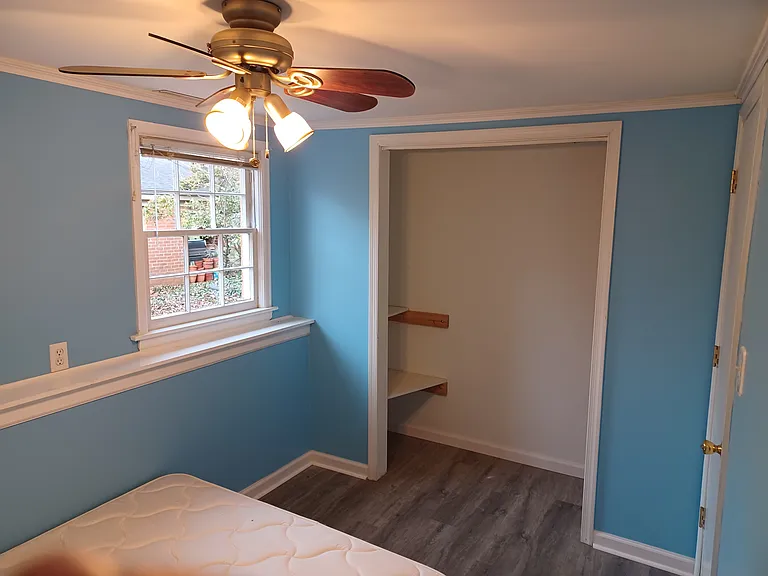 207 Cornwallis Dr — Photo 2