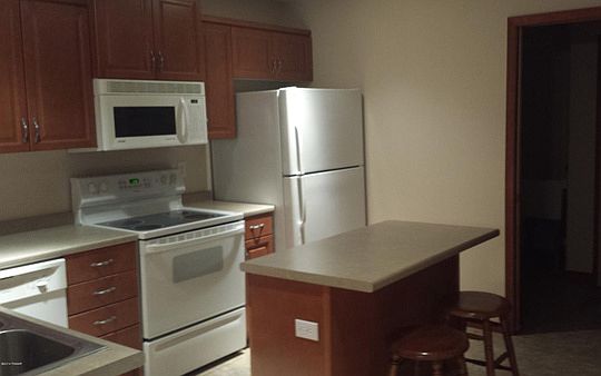 3rd image of 1713 Evergreen Way