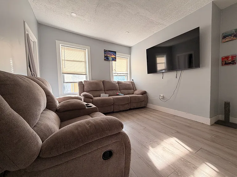 433 Lincoln St #3 — Photo 8