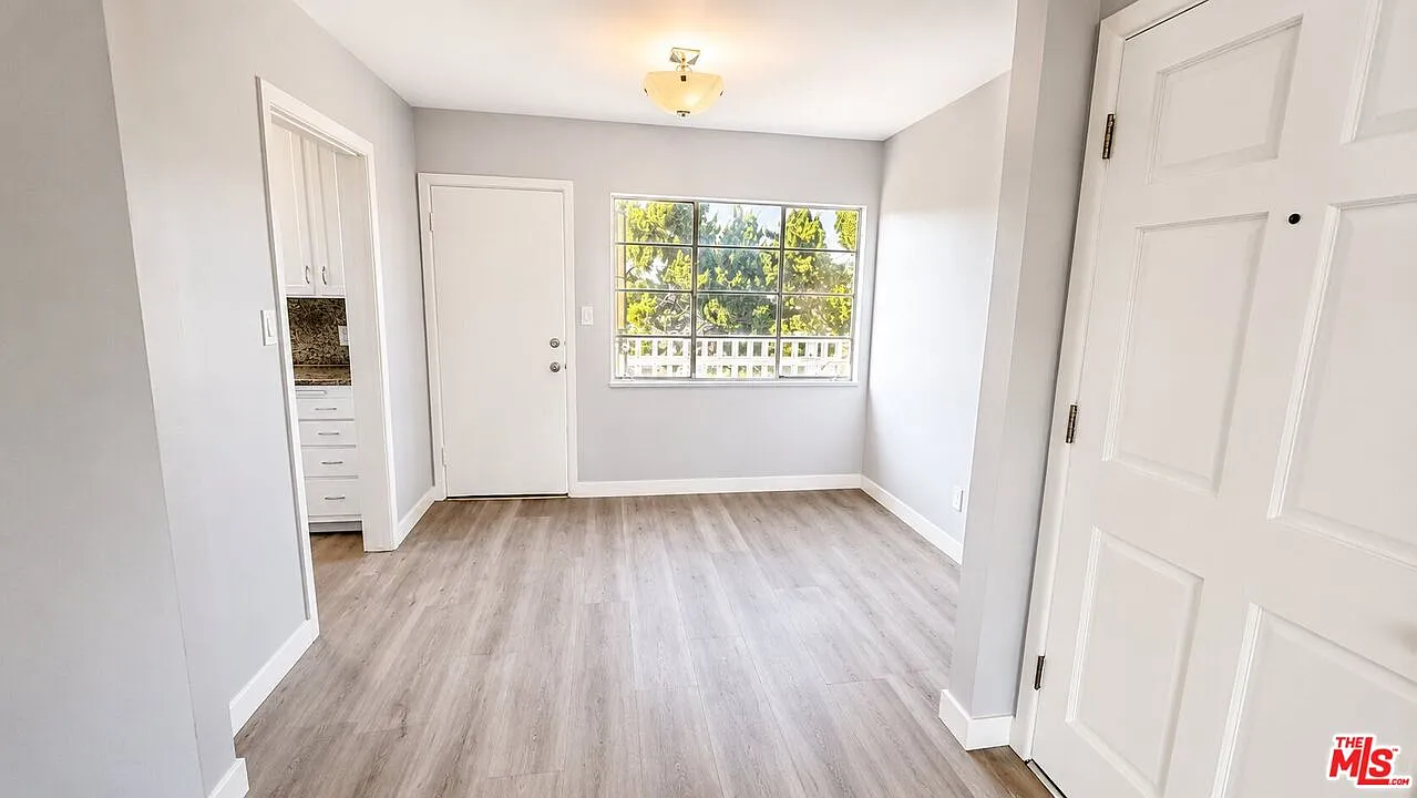 1 bed, 1.0 bath, 720 sqft, $2,100 — Photo 1