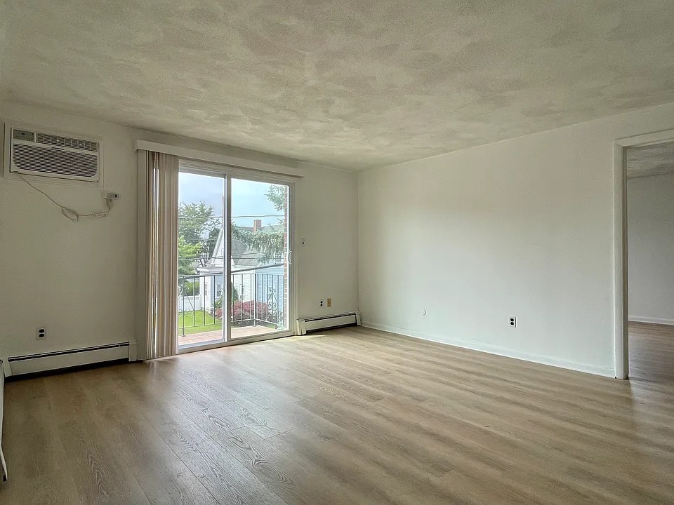 79 Central St #10