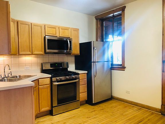 4th image of 2408 N Surrey Ct #2
