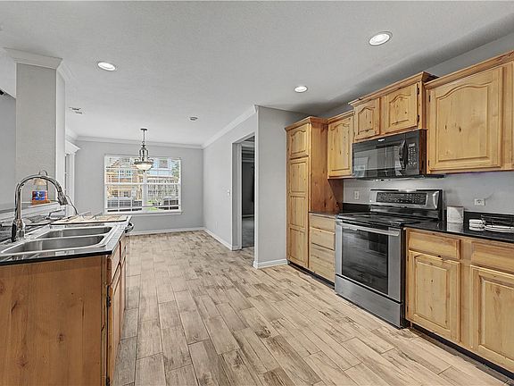 5th image of 3138 Chadwick St