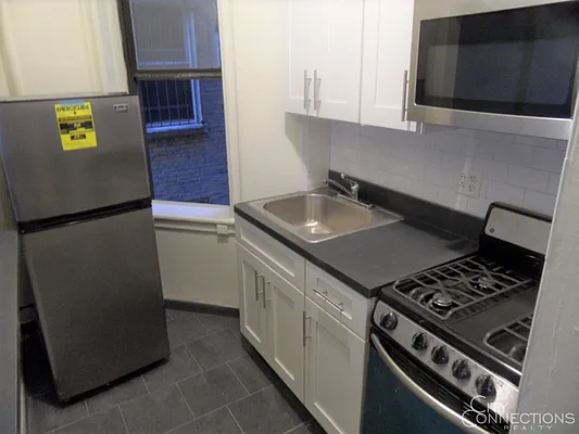 Rented by City Connections Realty | media 4