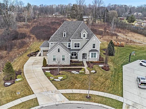 2nd image of 48276 Madeline Ct