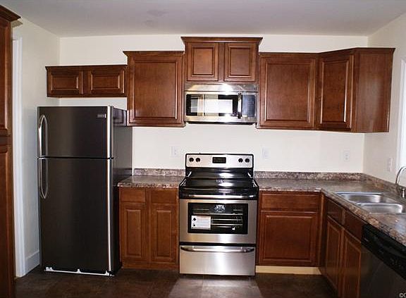 4th image of 113 W Blake Ln
