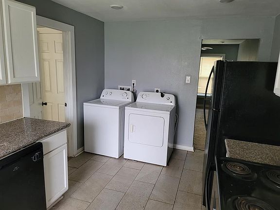 5th image of 609 Schweikhardt St #1