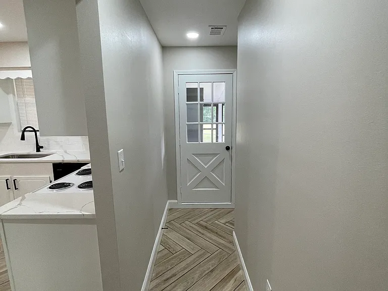104 N Woodland Dr — Photo 22