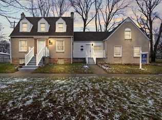 25300 Ann Arbor Trl, Dearborn Heights, MI 48127