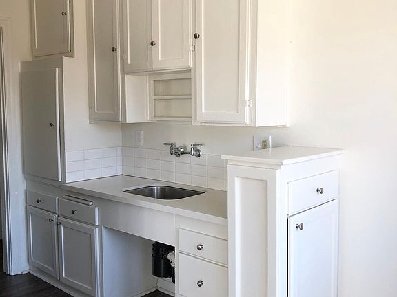5th image of 706 N Soto St