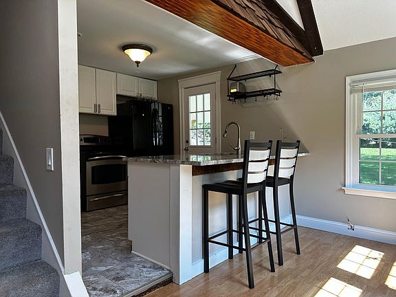 2nd image of 529 Griswold St #1/2