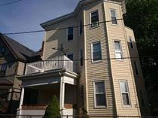 9 Payson Ave #2