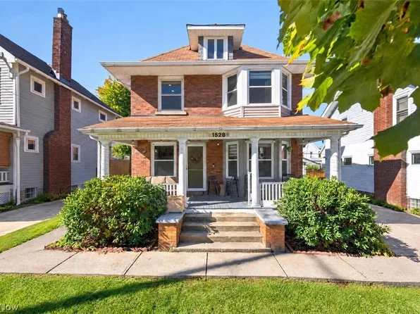 1528 Lauderdale Ave, Lakewood, OH 44107