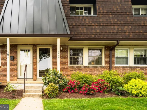 202 S Virginia Ave #73, Falls Church, VA 22046