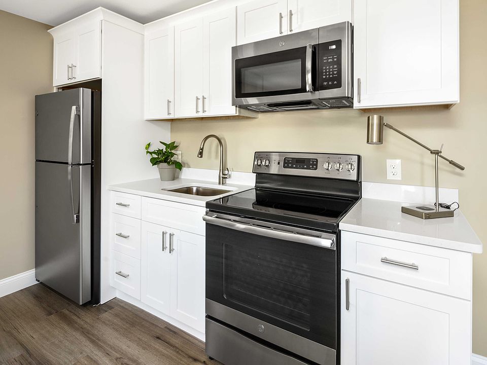 1st image of 100 Broad St Unit 8