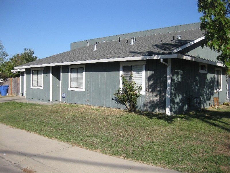 1st image of 631 Pinedale Ave