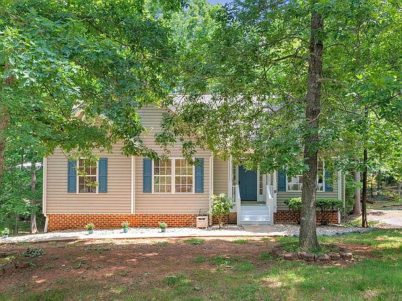 2nd image of 9 Rockwood Ln