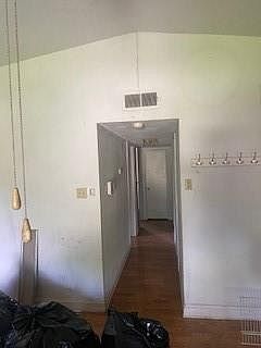 4th image of 308 Elmwood Dr