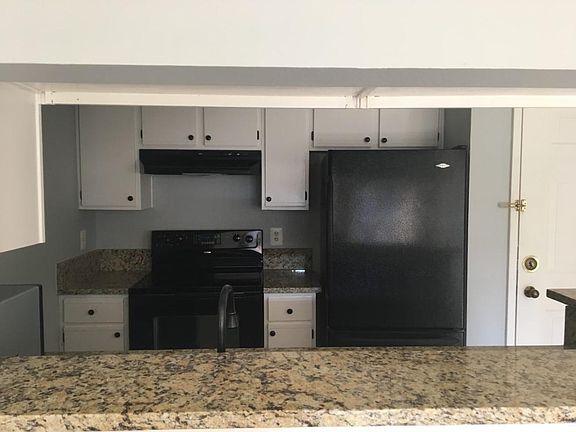 4th image of 3313 Wyndham Cres #3210