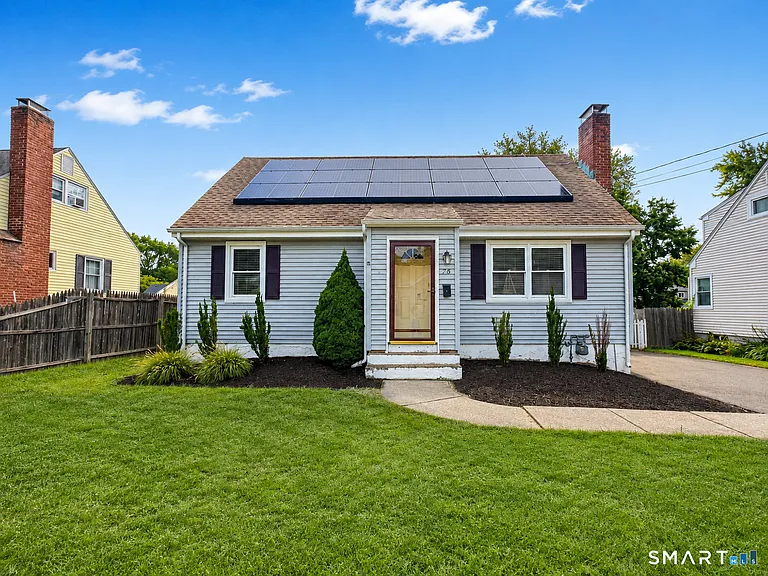 28 Lewis Ln — Photo 1
