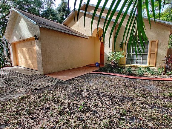 3rd image of 8730 Busch Oaks St