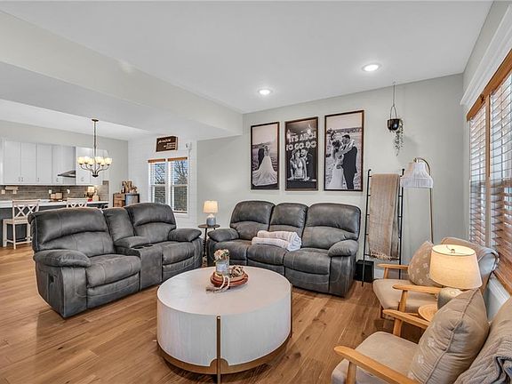4th image of 2154 Little Creek Ct