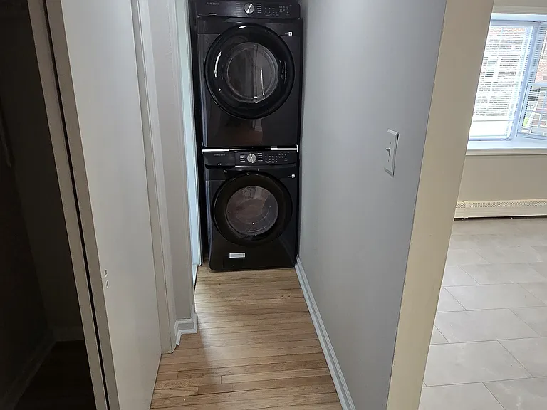 LAWRENCEVILLE GARDEN APARTMENTS AND TOWNHOMES — Photo 9