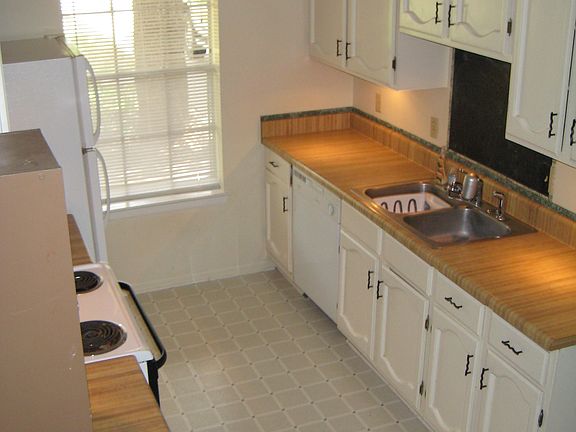 4th image of 3109 Heatherwood Dr