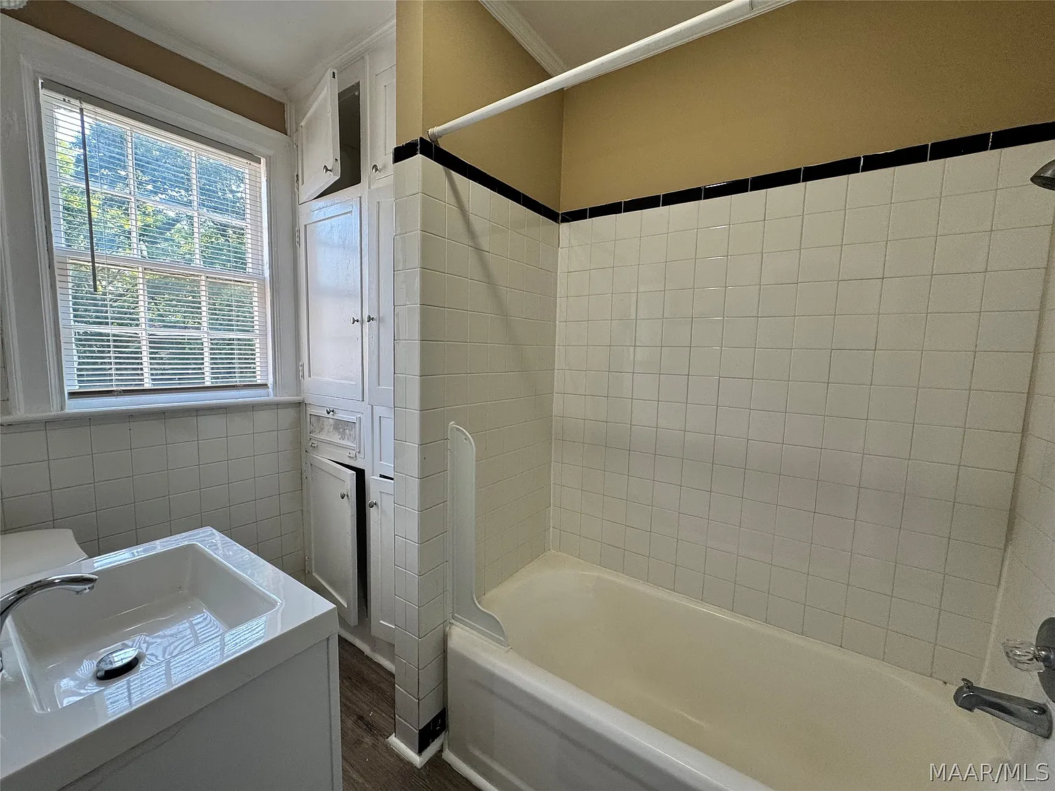 2 bed, 1.0 bath, 1100 sqft, $925 — Photo 4