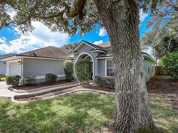 2nd image of 2602 Coachman Lakes Dr