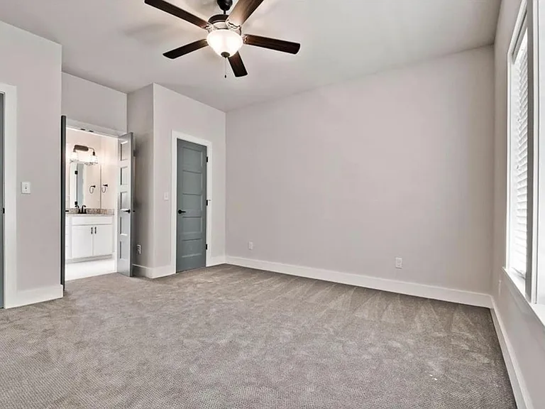 930 S College Ave — Photo 8