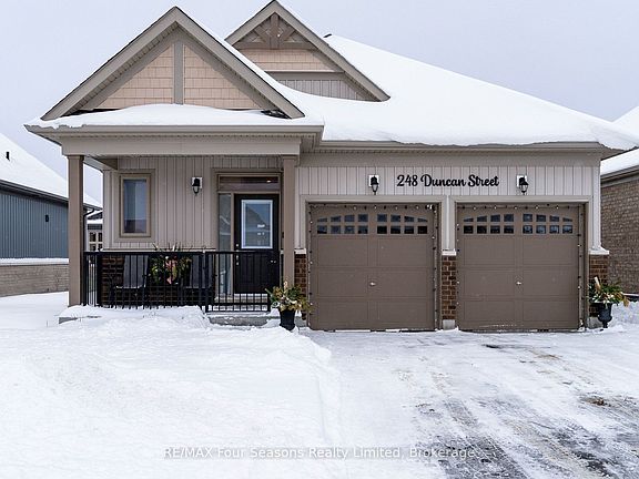 3rd image of 248 Duncan St