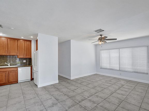 4th image of 1632 NE 17th Avenue