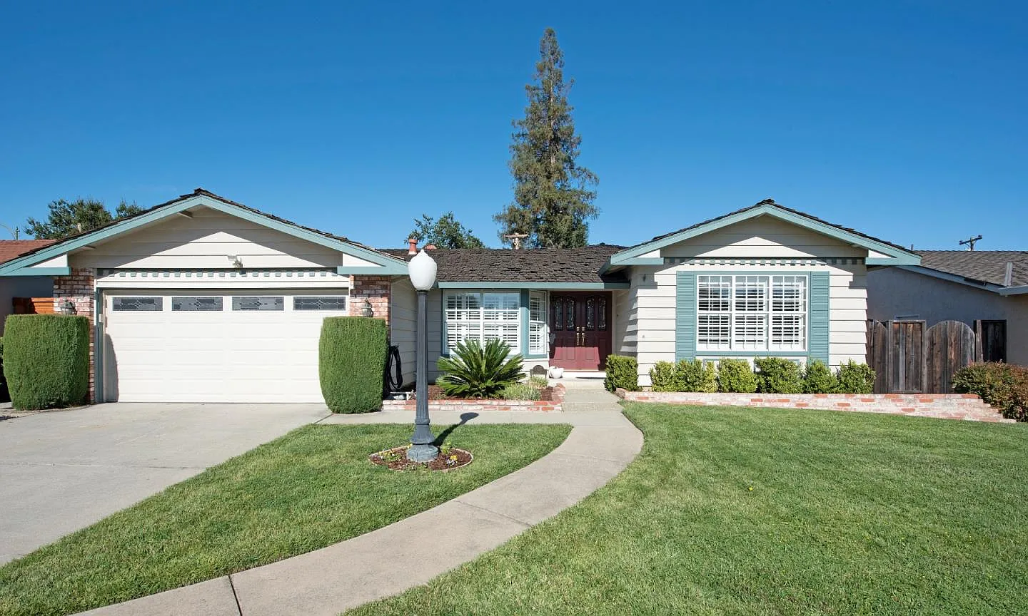 1825 Castro Dr photo 1